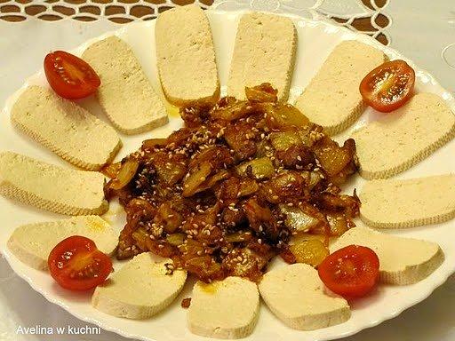 Tofu ze smażonym kimchi