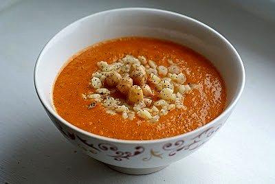 Gęsta zupa pomidorowo-ciecierzycowa