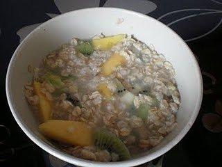 Owsianka z mango i kiwi