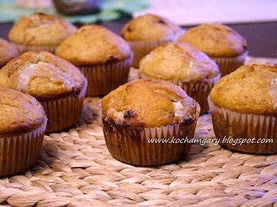 Muffinki razowe z żurawiną i białą czekoladą