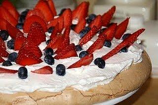 Truskawkowa pavlova