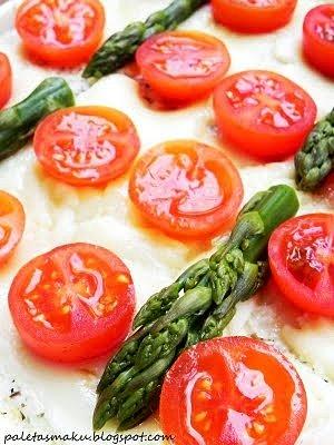 Lasagne ze szparagami kurczakiem i sosem winno-śmietanowym