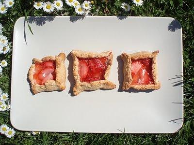 Tartaletki orkiszowe z truskawkami na Dzień Matki
