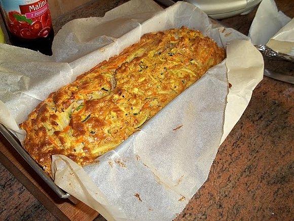 Słodki chlebek cukiniowo-marchewkowy