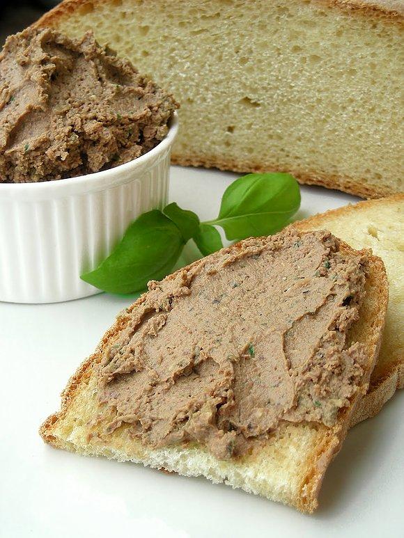 Dwa smarowidła do chleba: słodkie i wytrawne