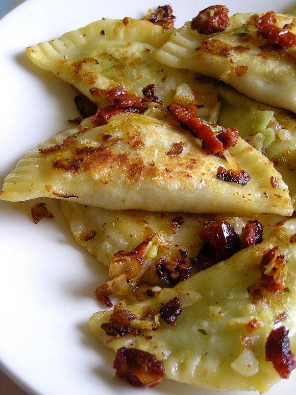 Pierogi z fenkułem i suszonymi pomidorami