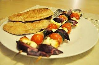 Lekko i letnio. Kebab z halloumi.