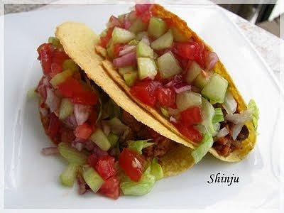 Tacos z wołowiną i czerwoną fasolą salsa cruda