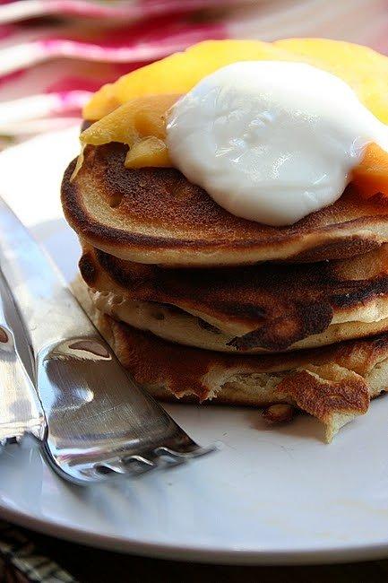 Pancakes amerykańskie naleśniki z mango