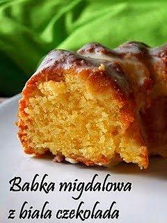 Babga migdałowa z polewą z białej czekolady