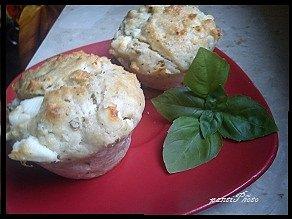 Muffinki na wytrawnie z fetą i oliwkami