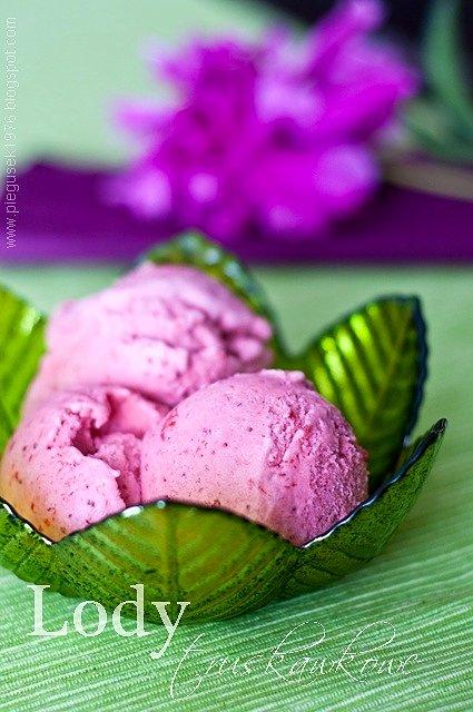Lody truskawkowe