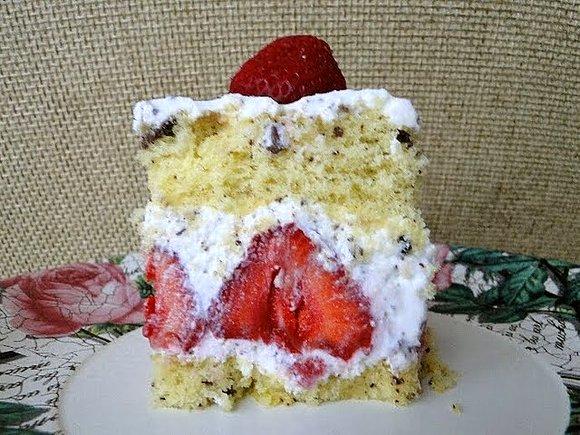 Ciasto stracciatella z truskawkami