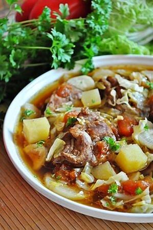 Zupa tamaryndowa z żeberkami