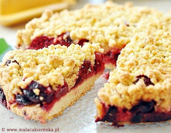 Proste ciasto z wiśniami i kruszonką