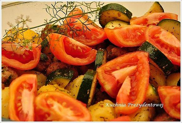 Aromatyczna zapiekanka z klopsikami