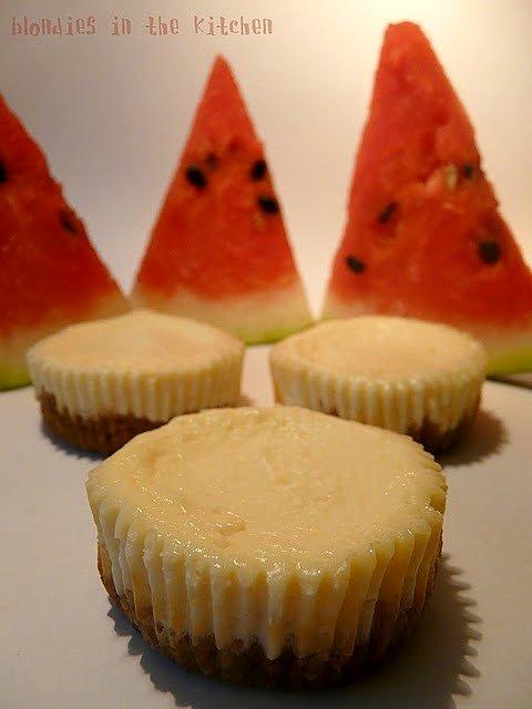 Mini serniczki z cytrynową skórką, porcja na 12 sztuk