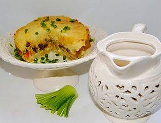 Tort z kotletów mielonych i puree ziemniaczanym