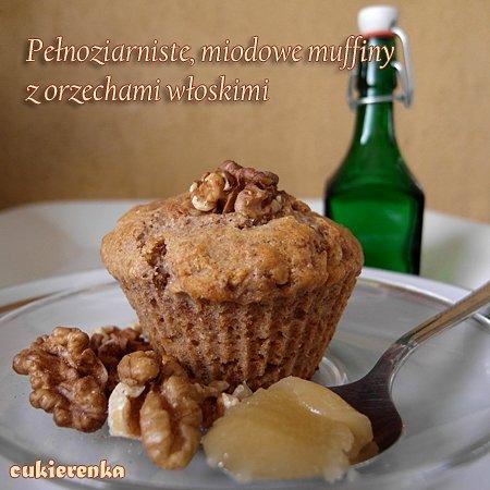 Pełnoziarniste muffiny z miodem i orzechami włoskimi