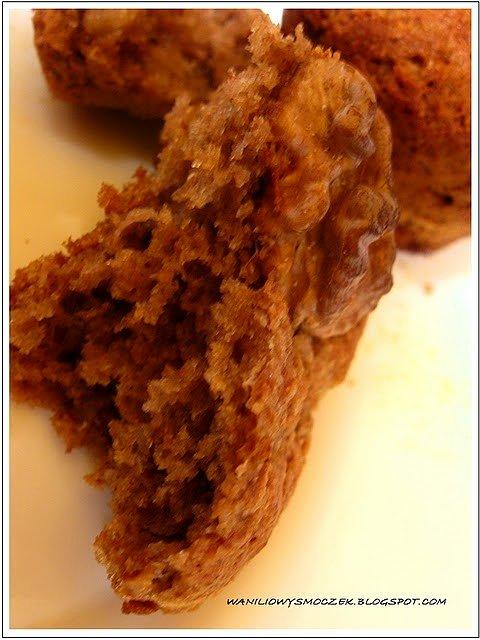 Pełnoziarniste muffinki orzechowo-miodowe