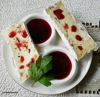 Camembert z rubinową zaprawą