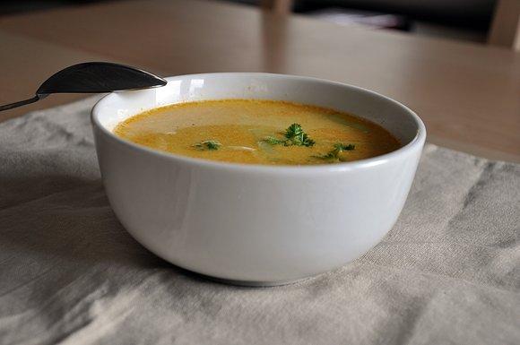 Tajskie laksa z krewetkami