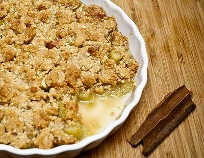 Crumble z rabarbarem