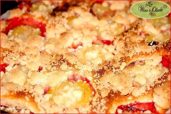 Ciasto drożdżowe ze śliwkami i kruszonką