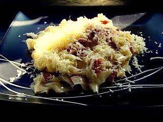 Tagliatelle w sosie carbonara włoskim