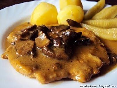 Bitki w sosie z grzybów leśnych