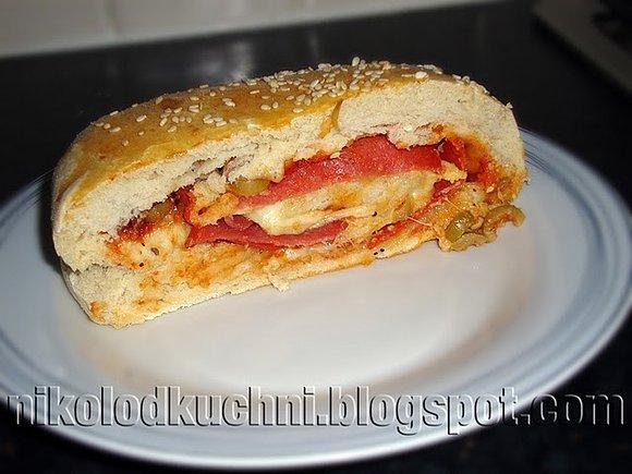 Rolada chlebowa z pepperoni