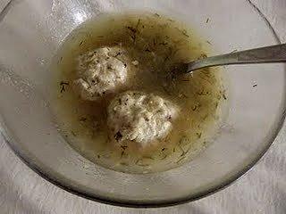 Drobiowe klopsiki w sosie koperkowym