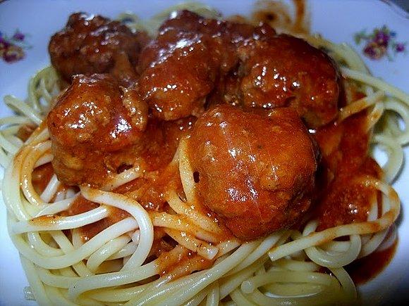 Bolognese z klopsikami