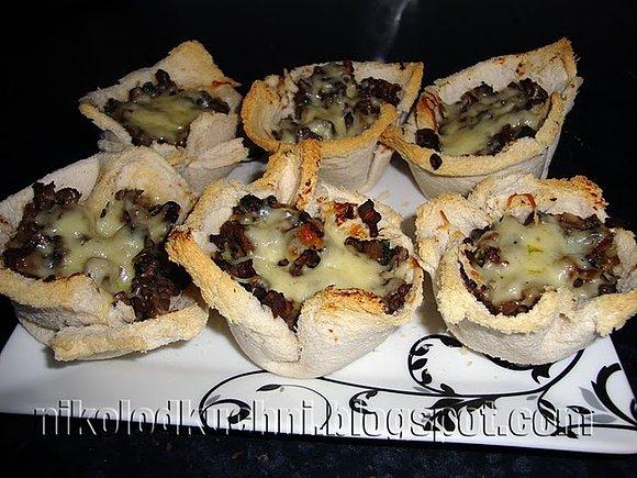 Babeczki chlebowe z pieczarkami