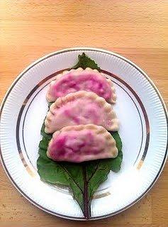 Pierogi z botwinką i bryndzą