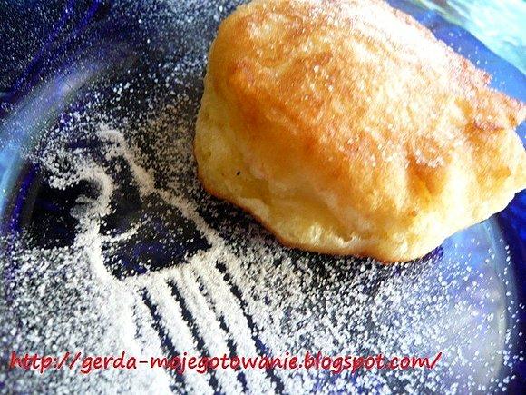 Pączki ze śliwkami