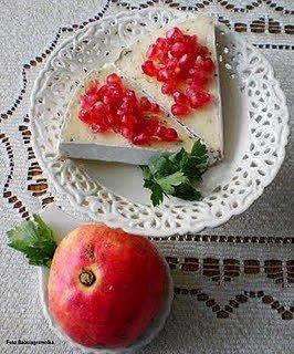 Wybuchowy camembert z granatem – szybka przekąska