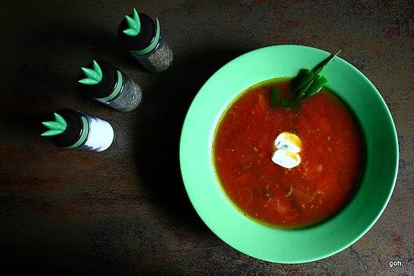 Zupa z świeżych pomidorów