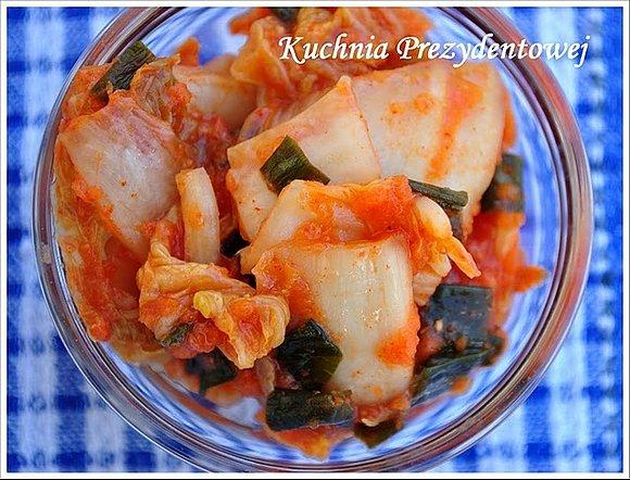 Kimchi koreańska kapusta kiszona na ostro