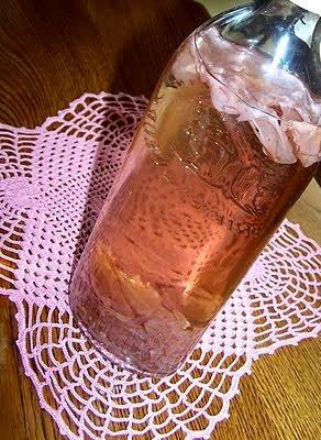 Wino różane z aromatem róży 0,5 litra