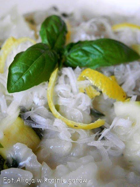 Białe risotto z cukinią i cytryną