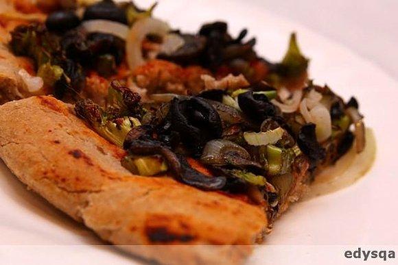 Pizza na gryczanym cieście