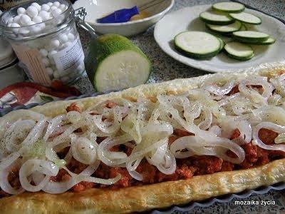 Tarta z cukinią i mięsem mielonym