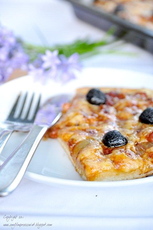 Sfincione klasyczna pizza sycylijska