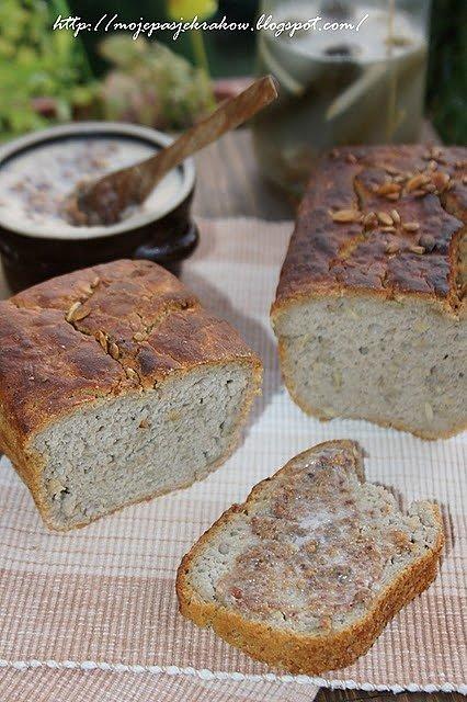 Chleb rosyjski z ziarnami na zakwasie