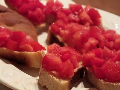 Sardyńska bruschetta z pomidorami