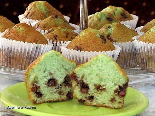 Muffinki miętowe z kawałkami czekolady