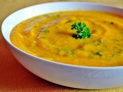 Zupa z marchewki i kolendry