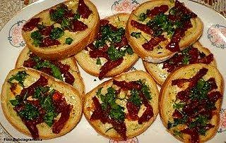 Zapiekanki z suszonymi pomidorami