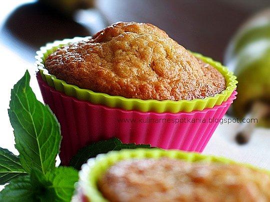 Owsiane muffiny z gruszką